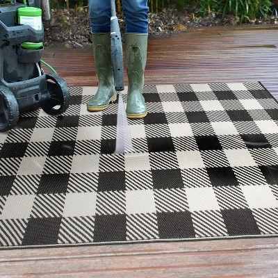 World Rug Gallery Buffalo Plaid Reversible Plastic Outdoor Rugs - Image 9