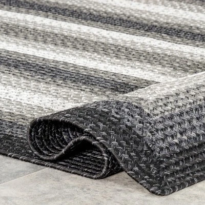 NuLOOM Gwyneth Braided Borders Indoor/Outdoor Patio Area Rug - Image 3