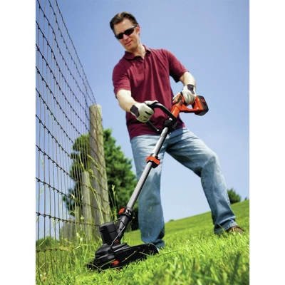 Black & Decker LCC140 40V MAX Lithium-Ion Cordless String Trimmer And Sweeper Kit (2 Ah) - Image 6